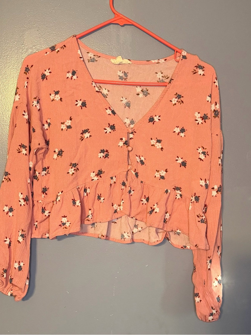 L.A. Hearts Floral Ruffle Crop Top – Size Small 🌸